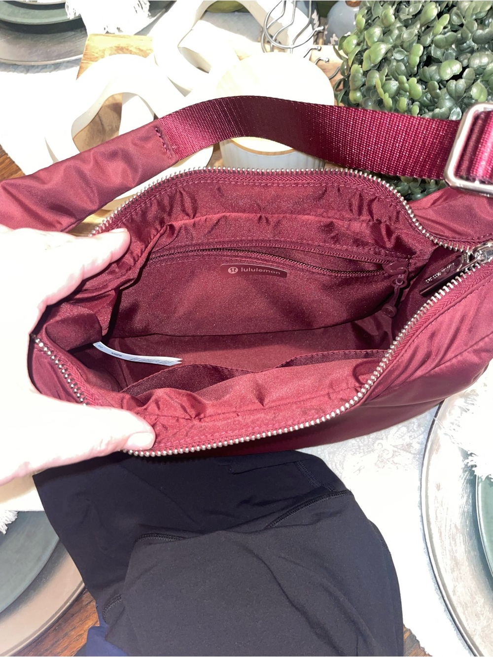 lululemon athletica Burgundy Shoulder Bag 4L - Picture 2 of 5